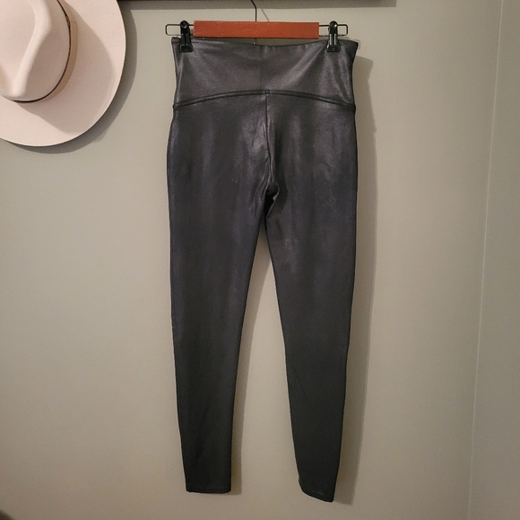 Spanx Black Coated Leggings Size Large - Picture 4 of 12